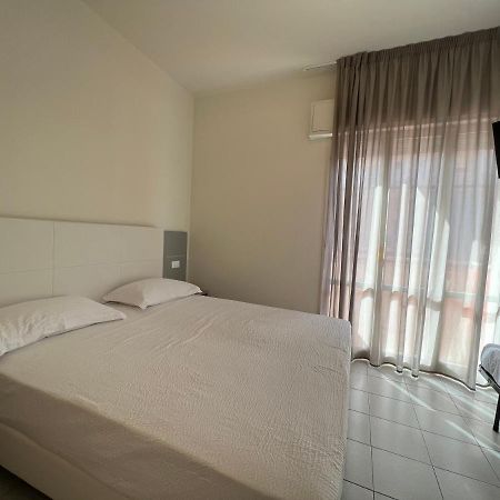 Aron Hotel Rimini Ngoại thất bức ảnh