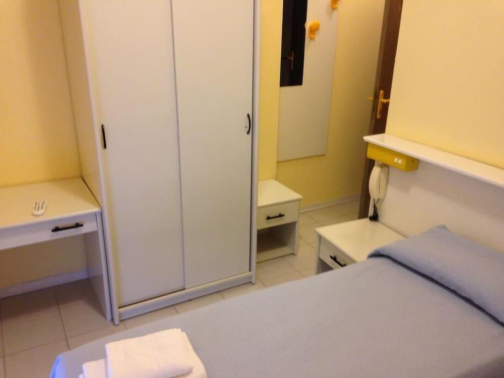 Aron Hotel Rimini Ngoại thất bức ảnh