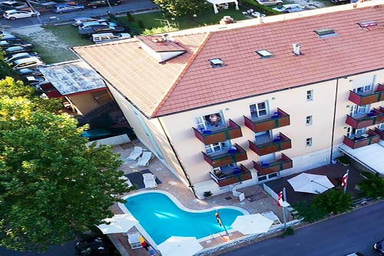 Aron Hotel Rimini Ngoại thất bức ảnh