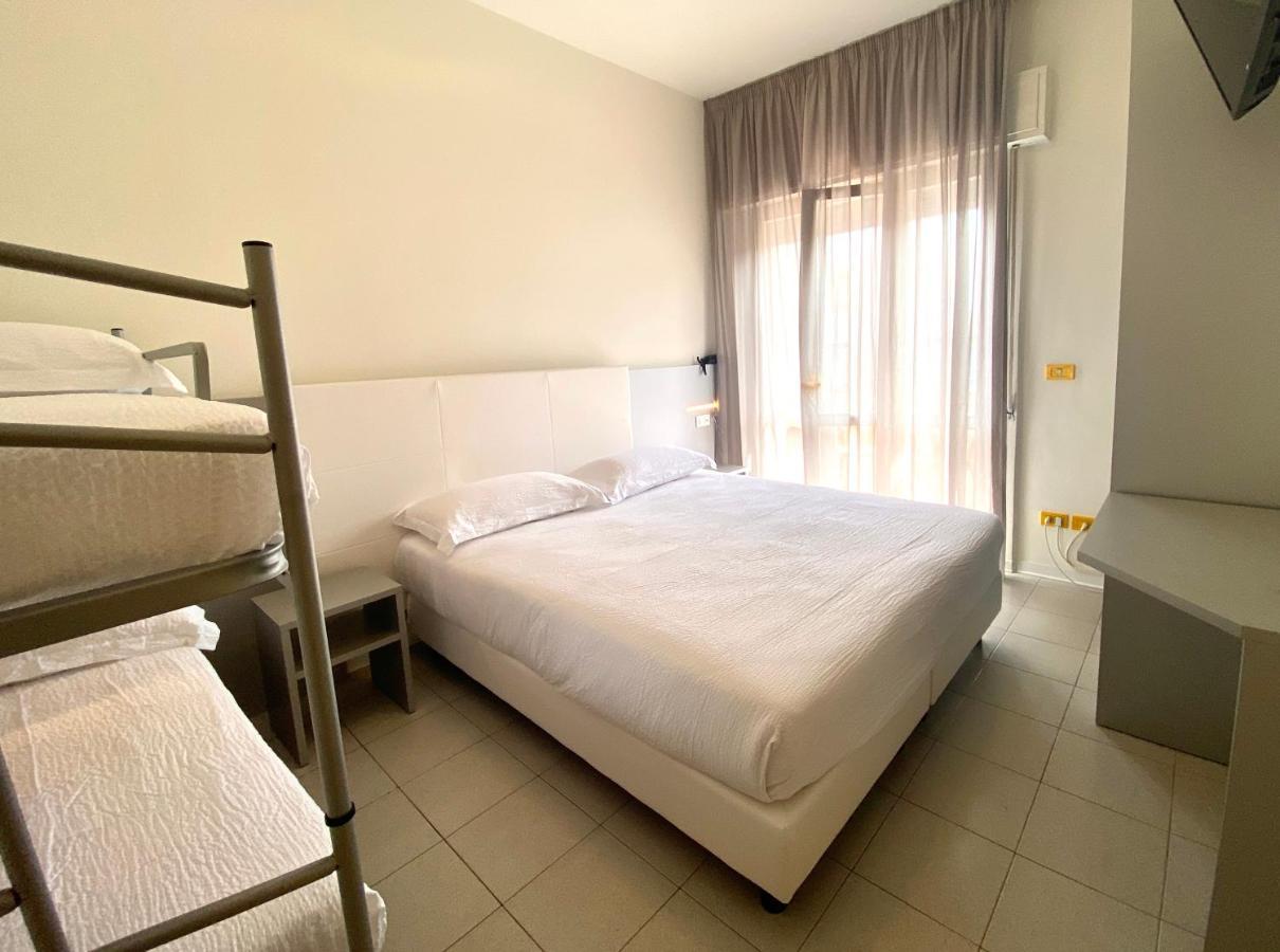 Aron Hotel Rimini Ngoại thất bức ảnh