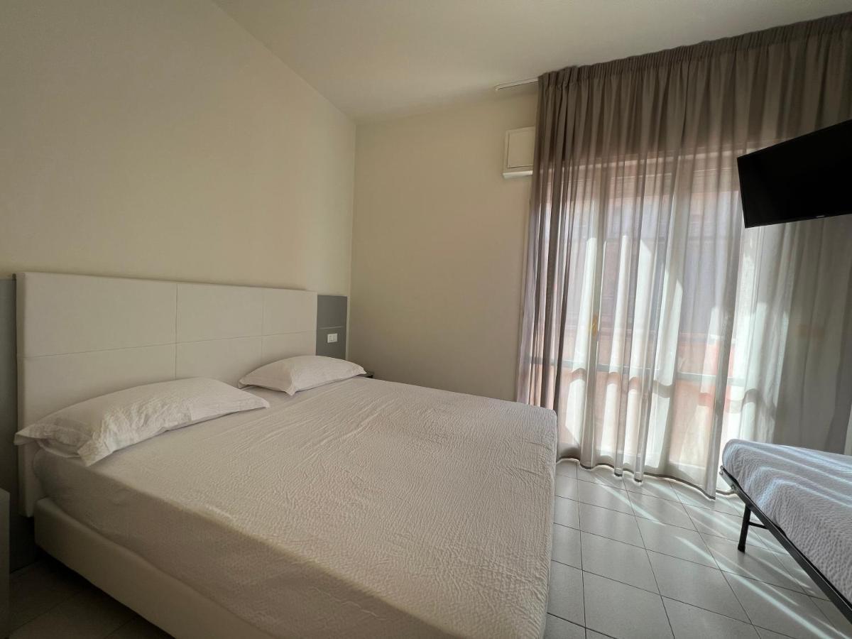 Aron Hotel Rimini Ngoại thất bức ảnh