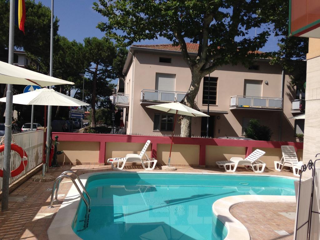 Aron Hotel Rimini Ngoại thất bức ảnh