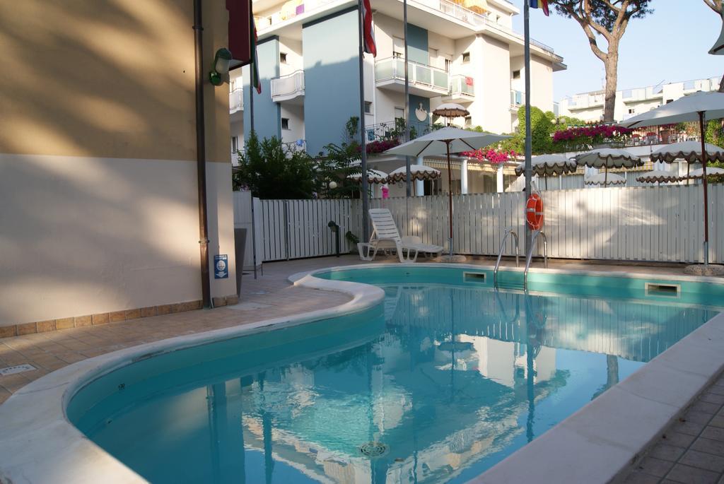 Aron Hotel Rimini Ngoại thất bức ảnh
