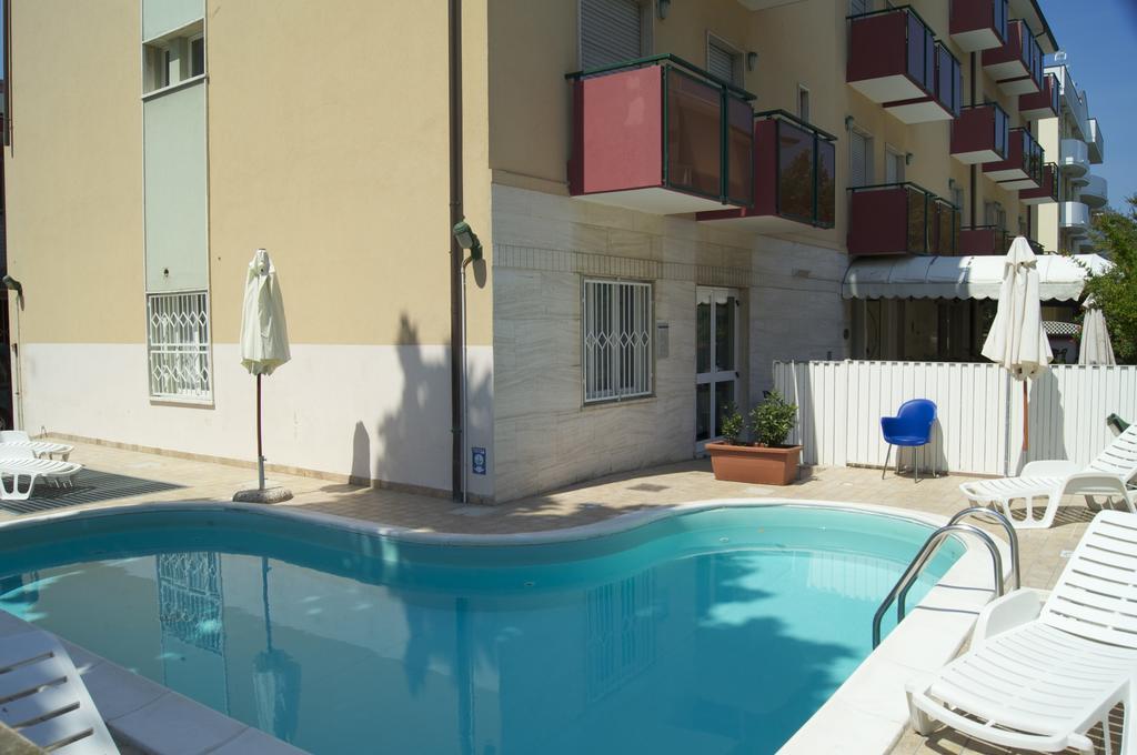 Aron Hotel Rimini Ngoại thất bức ảnh