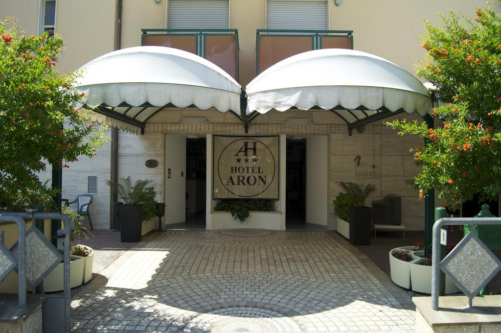 Aron Hotel Rimini Ngoại thất bức ảnh