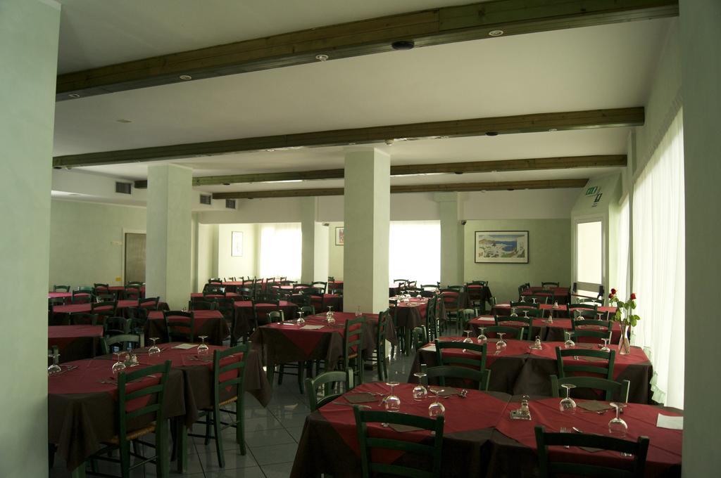 Aron Hotel Rimini Ngoại thất bức ảnh