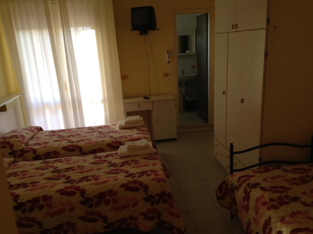 Aron Hotel Rimini Ngoại thất bức ảnh