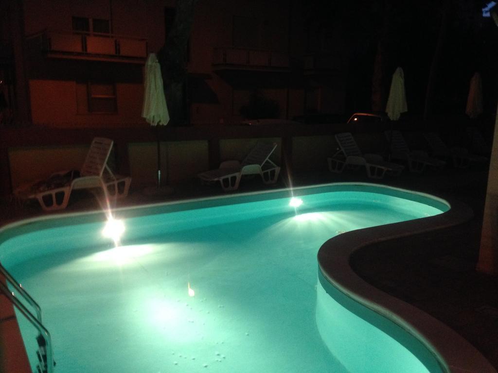 Aron Hotel Rimini Ngoại thất bức ảnh